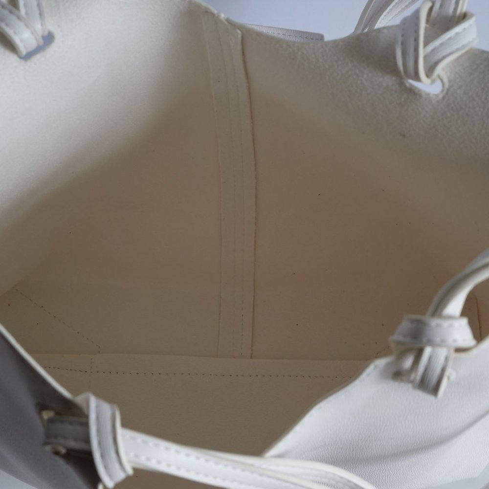 Neiman Marcus White Shoulder Bag - Picture 5 of 11